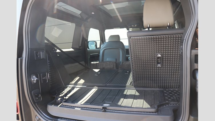 2025 認定中古車 Land Rover Defender 90 パンゲアグリーン D350 ディーゼルマイルドハイブリッド X-Dynamic HSE