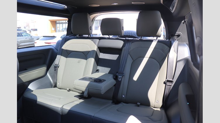 2025 認定中古車 Land Rover Defender 90 パンゲアグリーン D350 ディーゼルマイルドハイブリッド X-Dynamic HSE