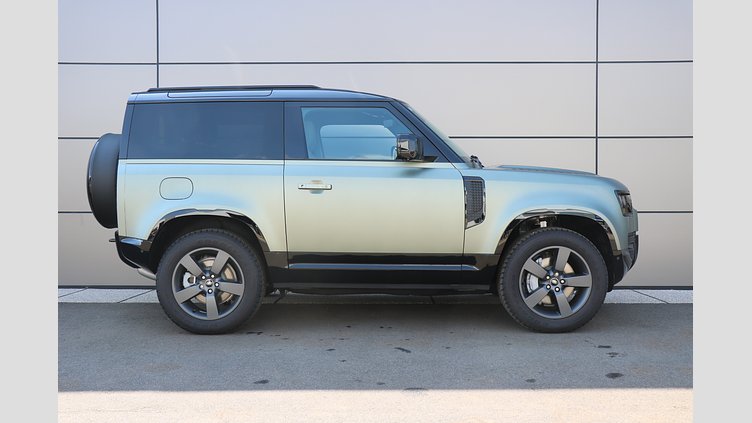 2025 認定中古車 Land Rover Defender 90 パンゲアグリーン D350 ディーゼルマイルドハイブリッド X-Dynamic HSE
