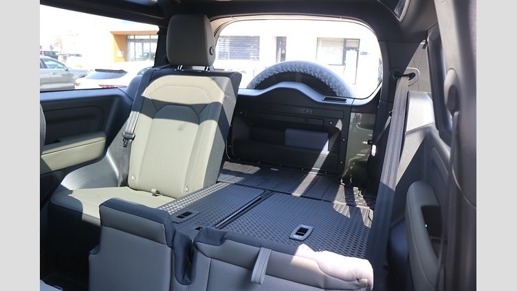 2025 認定中古車 Land Rover Defender 90 パンゲアグリーン D350 ディーゼルマイルドハイブリッド X-Dynamic HSE