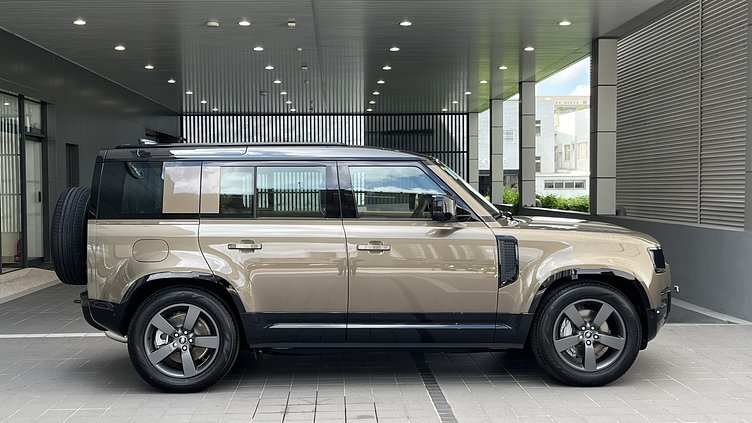 2025 新車 Land Rover Defender 110 (1DK) 岡瓦那大陸石 Gondwana Stone D300  輕油電混合 X-Dynamic HSE