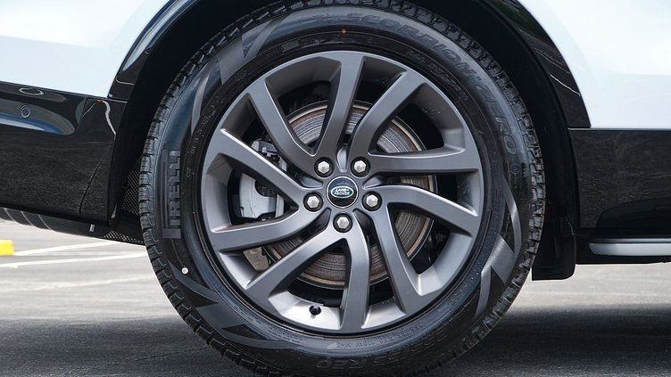 2023 Approved Land Rover Discovery Fuji White D250 R-Dynamic S