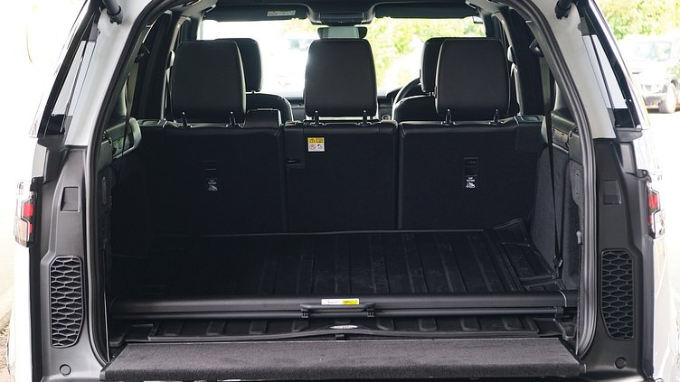 2023 Approved Land Rover Discovery Fuji White D250 R-Dynamic S