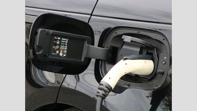 2024 認定中古車 Land Rover Range Rover Sport サントリーニブラック P550eプラグインハイブリッド（ガソリン） スタンダードホイールベース Dynamic SE