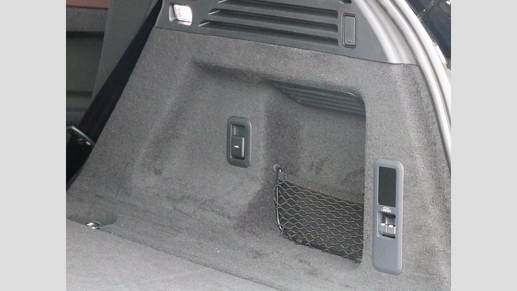 2024 認定中古車 Land Rover Range Rover Sport サントリーニブラック P550eプラグインハイブリッド（ガソリン） スタンダードホイールベース Dynamic SE