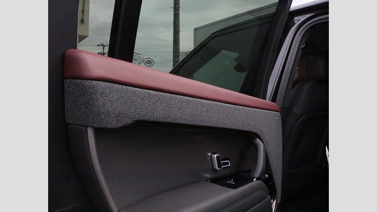 2024 認定中古車 Land Rover Range Rover Sport サントリーニブラック P550eプラグインハイブリッド（ガソリン） スタンダードホイールベース Dynamic SE