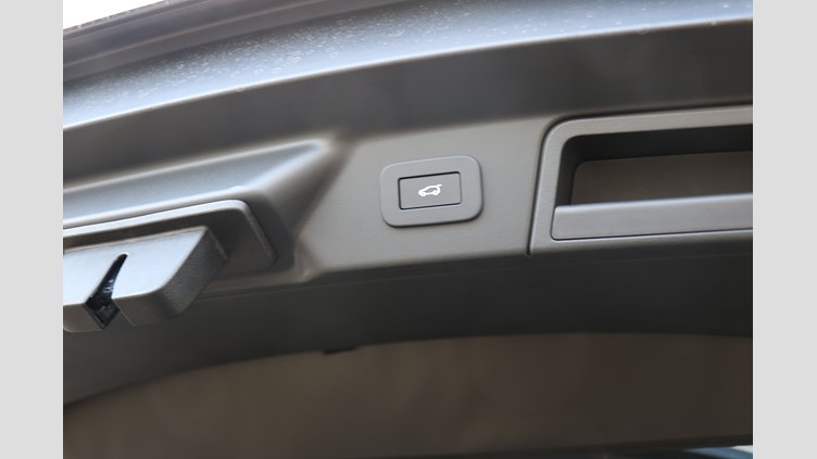 2024 認定中古車 Land Rover Range Rover Velar サントリーニブラック P250ガソリン スタンダードホイールベース S