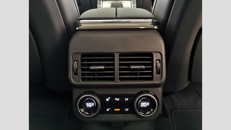 2024 認定中古車 Land Rover Range Rover Velar サントリーニブラック D200マイルドハイブリッド（ディーゼル） スタンダードホイールベース Dynamic SE