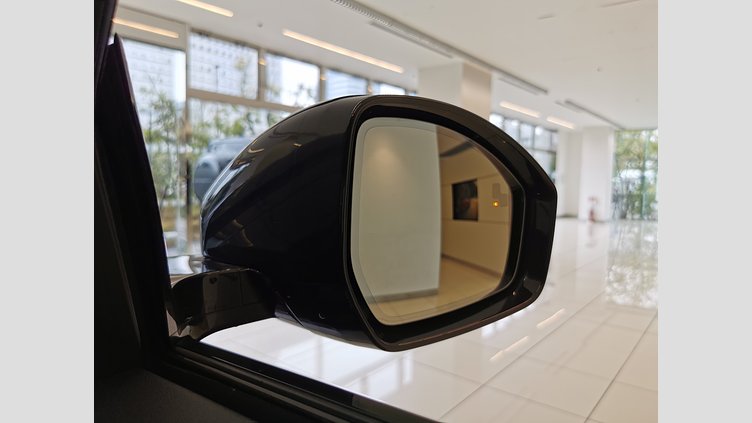 2024 認定中古車 Land Rover Range Rover Velar サントリーニブラック D200マイルドハイブリッド（ディーゼル） スタンダードホイールベース Dynamic SE