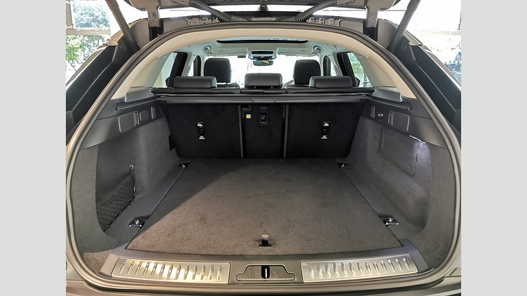 2024 認定中古車 Land Rover Range Rover Velar サントリーニブラック D200マイルドハイブリッド（ディーゼル） スタンダードホイールベース Dynamic SE