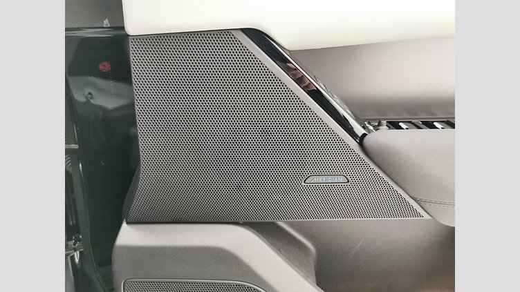 2024 認定中古車 Land Rover Range Rover Velar サントリーニブラック D200マイルドハイブリッド（ディーゼル） スタンダードホイールベース Dynamic SE