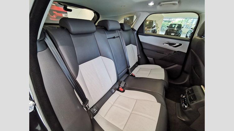 2024 認定中古車 Land Rover Range Rover Velar サントリーニブラック D200マイルドハイブリッド（ディーゼル） スタンダードホイールベース Dynamic SE