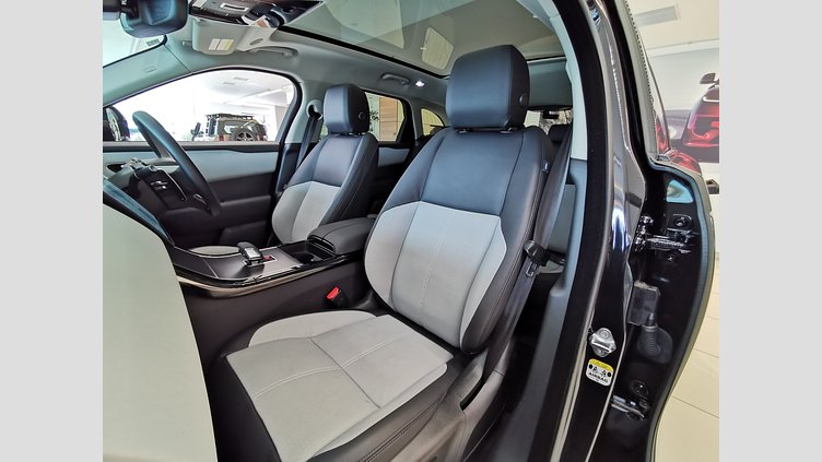 2024 認定中古車 Land Rover Range Rover Velar サントリーニブラック D200マイルドハイブリッド（ディーゼル） スタンダードホイールベース Dynamic SE