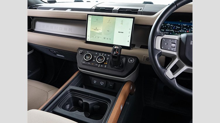 2021 認定中古車 Land Rover Defender 110 ゴンドワナストーン P300 AWD（AT） SE