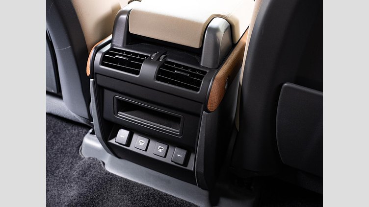 2021 認定中古車 Land Rover Defender 110 ゴンドワナストーン P300 AWD（AT） SE