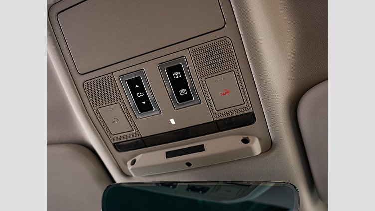 2021 認定中古車 Land Rover Defender 110 ゴンドワナストーン P300 AWD（AT） SE