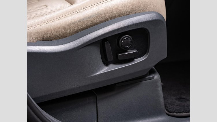 2021 認定中古車 Land Rover Defender 110 ゴンドワナストーン P300 AWD（AT） SE