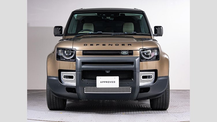 2021 認定中古車 Land Rover Defender 110 ゴンドワナストーン P300 AWD（AT） SE