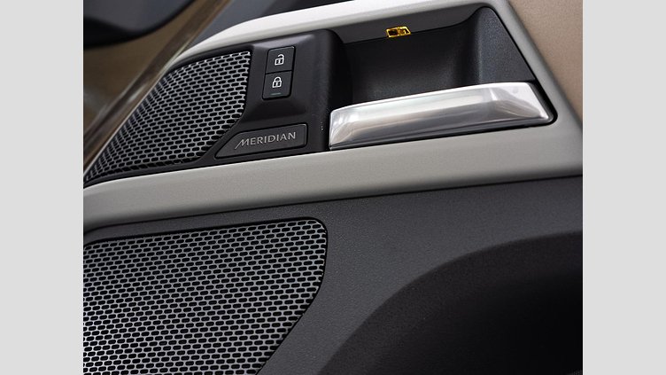 2021 認定中古車 Land Rover Defender 110 ゴンドワナストーン P300 AWD（AT） SE