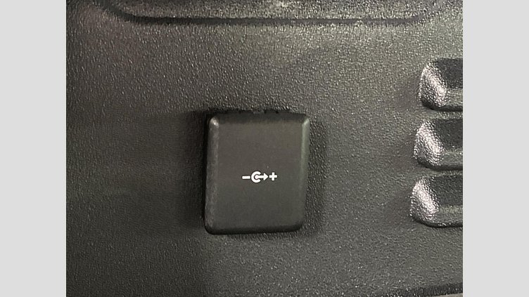 2023 認定中古車 Land Rover Defender 110 カルパチアングレイ D300 AWD（AT） X-DYNAMIC HSE