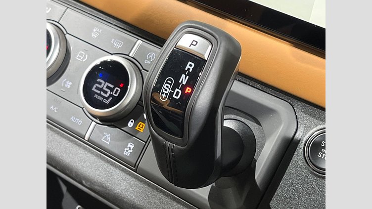 2023 認定中古車 Land Rover Defender 110 カルパチアングレイ D300 AWD（AT） X-DYNAMIC HSE