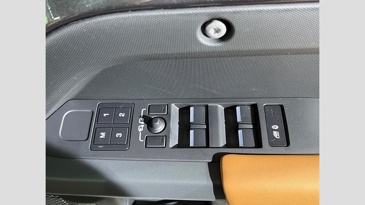 2023 認定中古車 Land Rover Defender 110 カルパチアングレイ D300 AWD（AT） X-DYNAMIC HSE