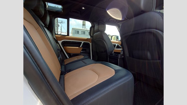 2023 認定中古車 Land Rover Defender 110 フジホワイト D300 AWD（AT） X-DYNAMIC HSE