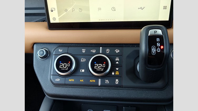 2023 認定中古車 Land Rover Defender 110 フジホワイト D300 AWD（AT） X-DYNAMIC HSE