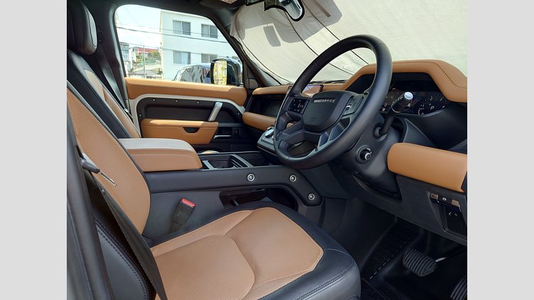 2023 認定中古車 Land Rover Defender 110 フジホワイト D300 AWD（AT） X-DYNAMIC HSE