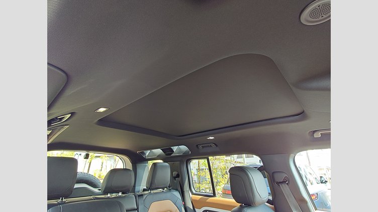 2023 認定中古車 Land Rover Defender 110 フジホワイト D300 AWD（AT） X-DYNAMIC HSE