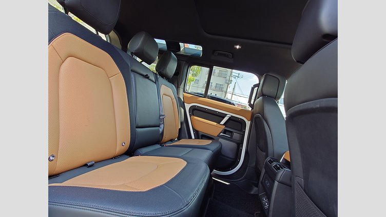 2023 認定中古車 Land Rover Defender 110 フジホワイト D300 AWD（AT） X-DYNAMIC HSE
