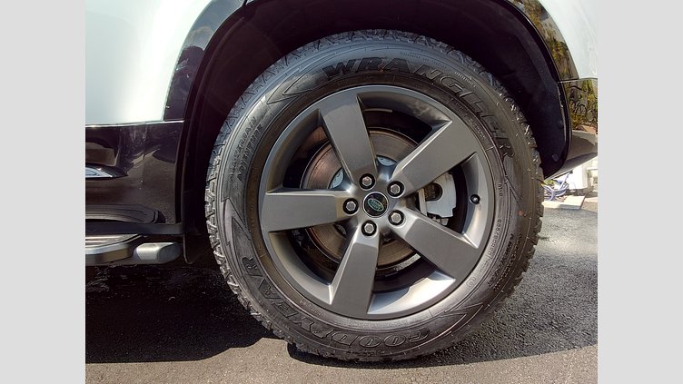 2023 認定中古車 Land Rover Defender 110 フジホワイト D300 AWD（AT） X-DYNAMIC HSE
