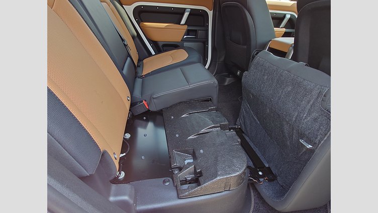 2023 認定中古車 Land Rover Defender 110 フジホワイト D300 AWD（AT） X-DYNAMIC HSE