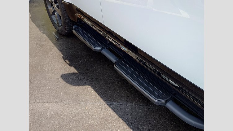2023 認定中古車 Land Rover Defender 110 フジホワイト D300 AWD（AT） X-DYNAMIC HSE
