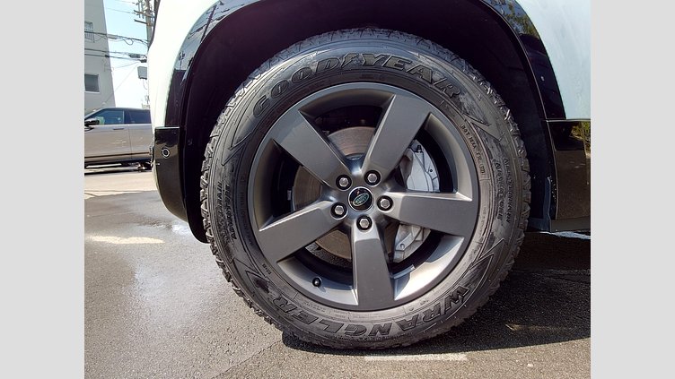 2023 認定中古車 Land Rover Defender 110 フジホワイト D300 AWD（AT） X-DYNAMIC HSE