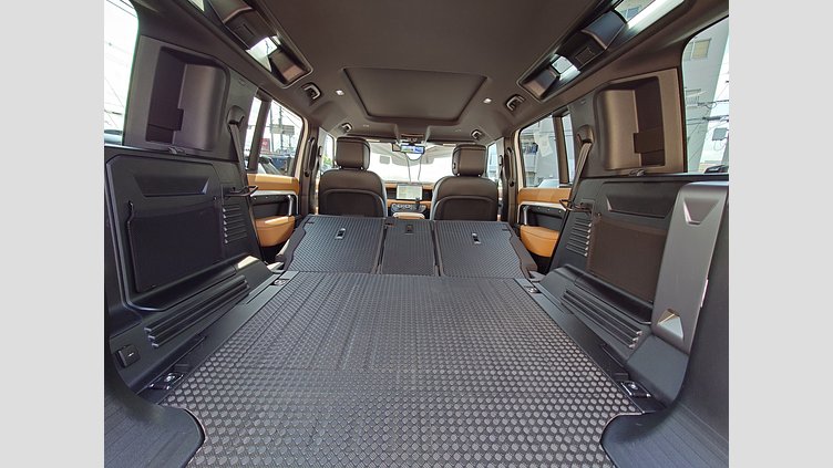 2023 認定中古車 Land Rover Defender 110 フジホワイト D300 AWD（AT） X-DYNAMIC HSE