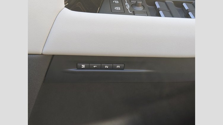 2023 認定中古車 Land Rover Range Rover Evoque カルパチアングレイ D200マイルドハイブリッド（ディーゼル） スタンダードホイールベース S