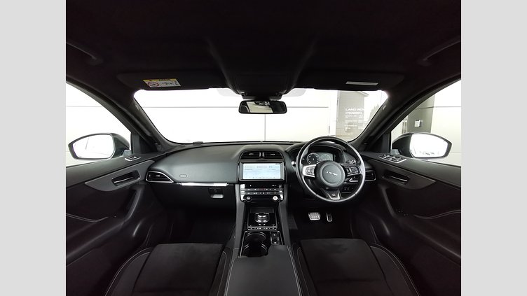 2016 認定中古車 Jaguar F-Pace Santorini Black V6 S