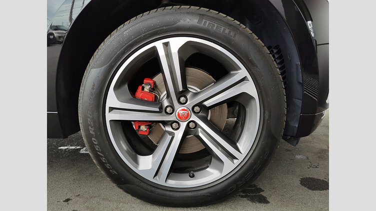 2016 認定中古車 Jaguar F-Pace Santorini Black V6 S