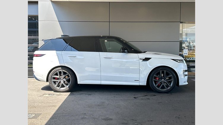 2023 認定中古車 Land Rover Range Rover Sport フジホワイト 3.0リッター6気筒300PSターボチャージドディーゼルMHEV（オートマチック） AUTOBIOGRAPHY