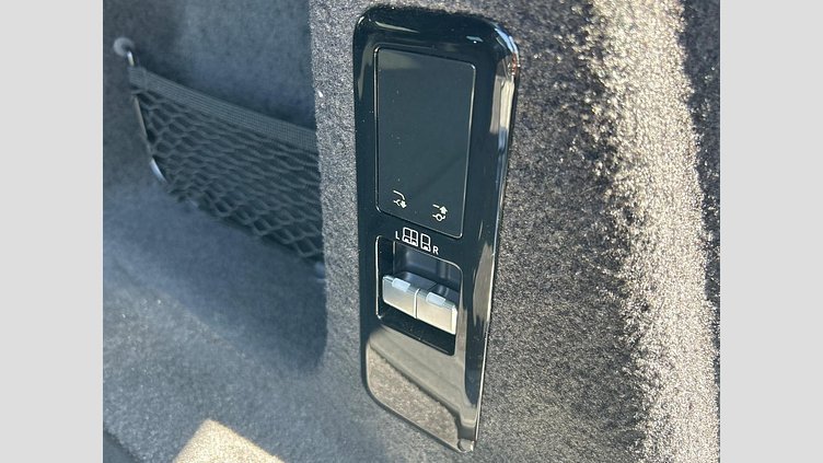 2023 認定中古車 Land Rover Range Rover Sport フジホワイト 3.0リッター6気筒300PSターボチャージドディーゼルMHEV（オートマチック） AUTOBIOGRAPHY