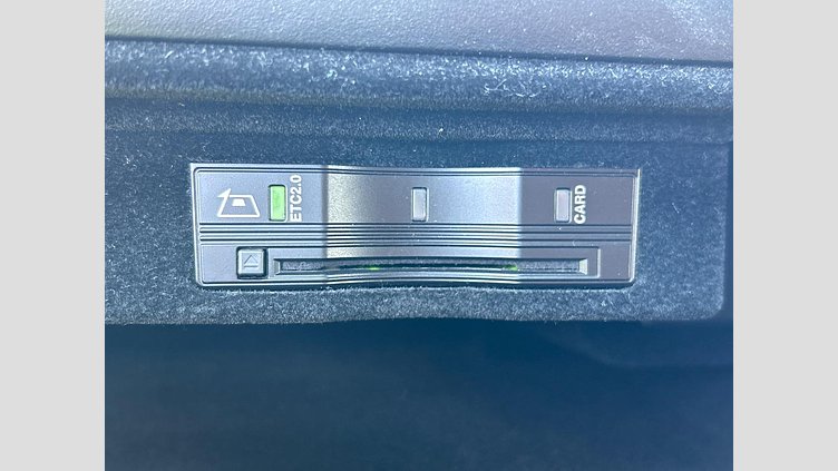 2023 認定中古車 Land Rover Range Rover Sport フジホワイト 3.0リッター6気筒300PSターボチャージドディーゼルMHEV（オートマチック） AUTOBIOGRAPHY