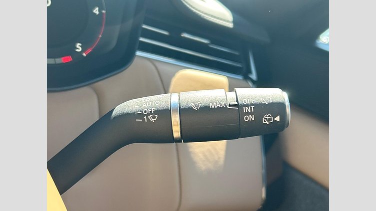 2023 認定中古車 Land Rover Range Rover Sport フジホワイト 3.0リッター6気筒300PSターボチャージドディーゼルMHEV（オートマチック） AUTOBIOGRAPHY