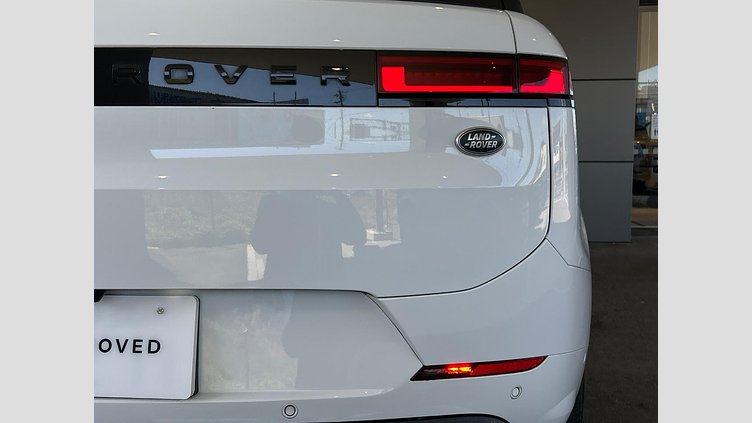2023 認定中古車 Land Rover Range Rover Sport フジホワイト 3.0リッター6気筒300PSターボチャージドディーゼルMHEV（オートマチック） AUTOBIOGRAPHY