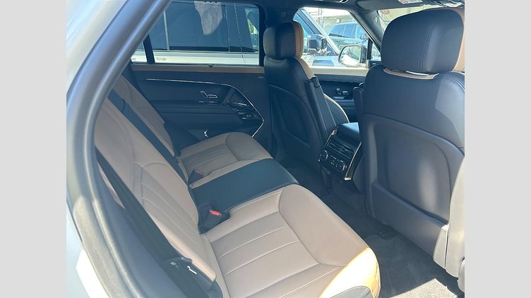 2023 認定中古車 Land Rover Range Rover Sport フジホワイト 3.0リッター6気筒300PSターボチャージドディーゼルMHEV（オートマチック） AUTOBIOGRAPHY