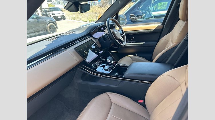 2023 認定中古車 Land Rover Range Rover Sport フジホワイト 3.0リッター6気筒300PSターボチャージドディーゼルMHEV（オートマチック） AUTOBIOGRAPHY