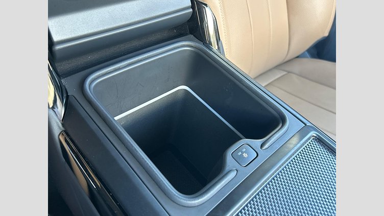 2023 認定中古車 Land Rover Range Rover Sport フジホワイト 3.0リッター6気筒300PSターボチャージドディーゼルMHEV（オートマチック） AUTOBIOGRAPHY
