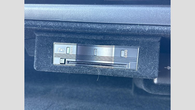 2023 認定中古車 Land Rover Range Rover Sport オストゥーニパールホワイト D300マイルドハイブリッド スタンダードホイールベース Dynamic SE