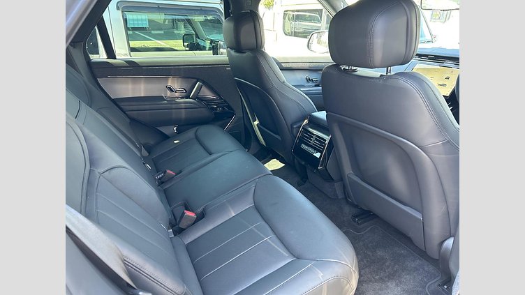 2023 認定中古車 Land Rover Range Rover Sport オストゥーニパールホワイト D300マイルドハイブリッド スタンダードホイールベース Dynamic SE