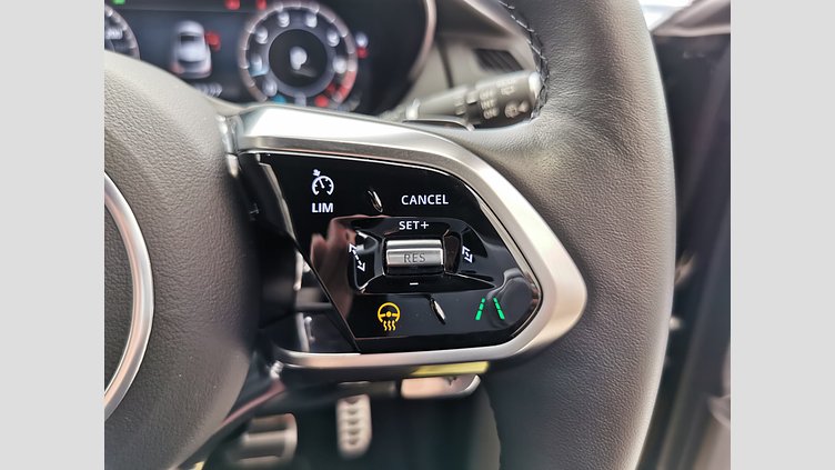 2024 認定中古車 Jaguar E-Pace サントリーニブラック P250（ガソリン） R-DYNAMIC HSE